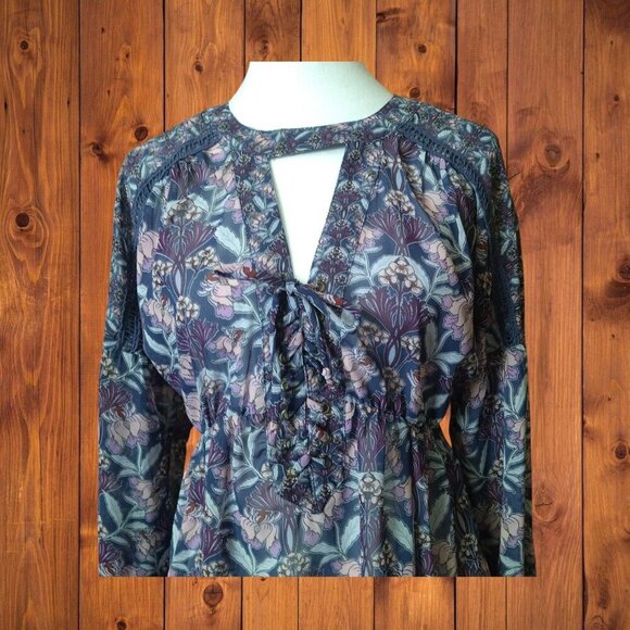 Skylar & Jade Women's  Small Semi Sheer High Neck Top Key Hole Neckline Floral - Picture 2 of 6